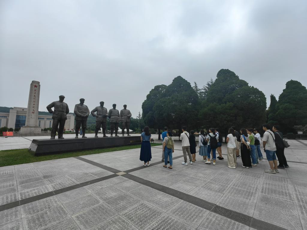 fe1b8d6595a90ac8c6bd6fd5f2d69b3.jpg