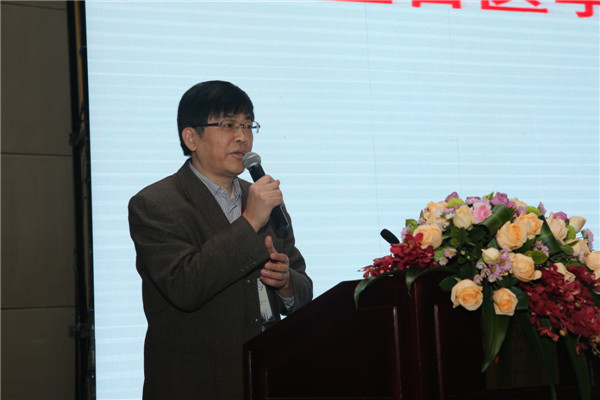 7.中华消化病学分会副主任委员李延青教授做学术报告.jpg