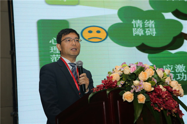 11.上海交通大学医学院附属仁济医院陈胜良教授做学术报告.jpg