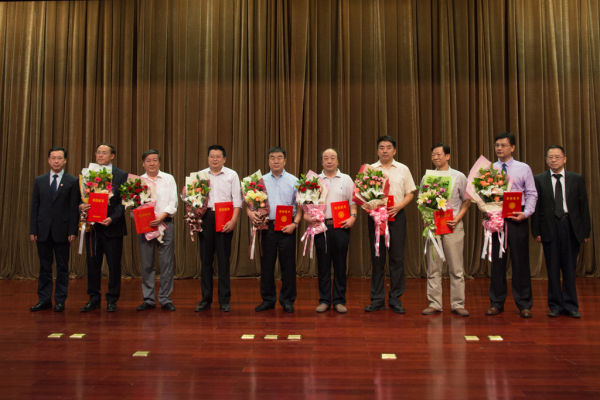 李宗芳教授获第九届西安交通大学教学名师奖.jpg