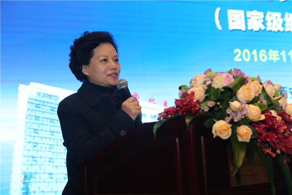 2.张军教授大会致辞并做学术报告.jpg