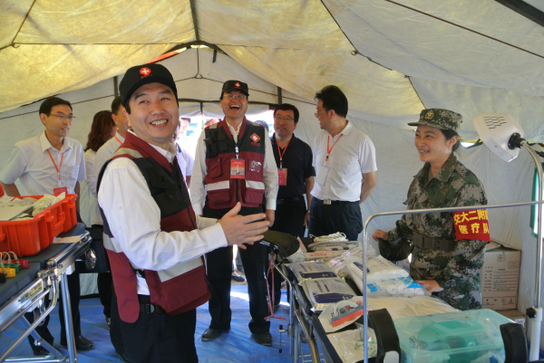 省应急办、卫计委领导视察指导.jpg